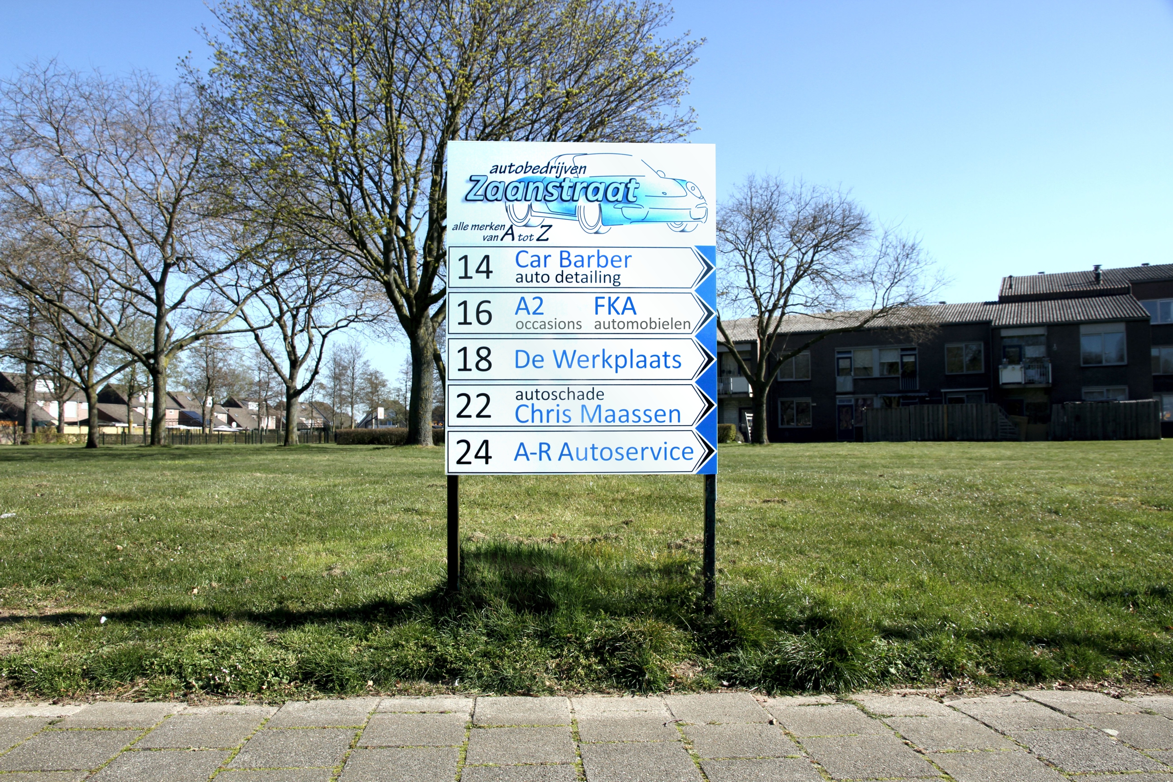 Reclamezuil, bewegwijzerzuil, RVS-look bewegwijzering, richtingbord, pijlbord, Zaanstraat